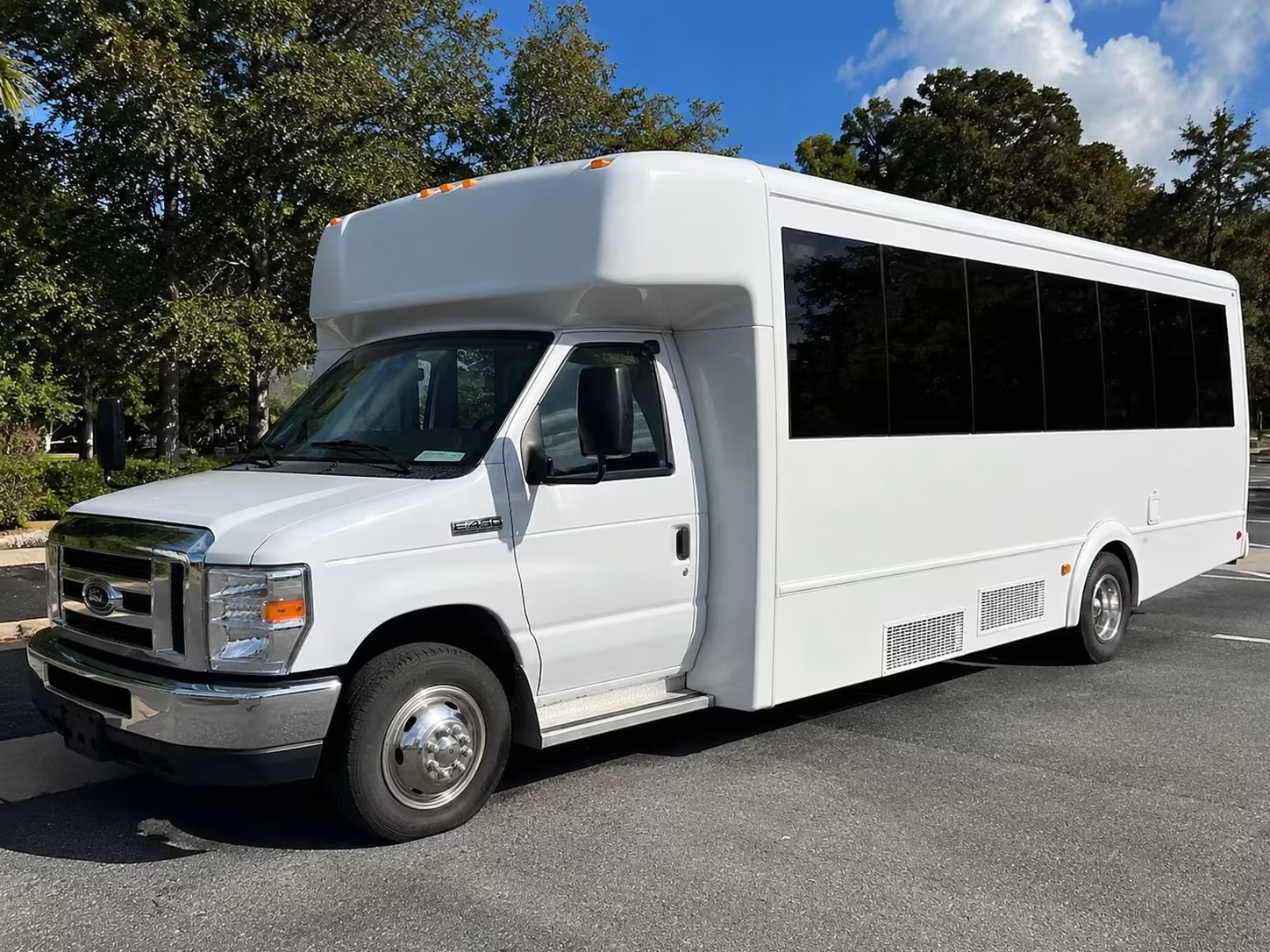 concert bus rentals in tracy