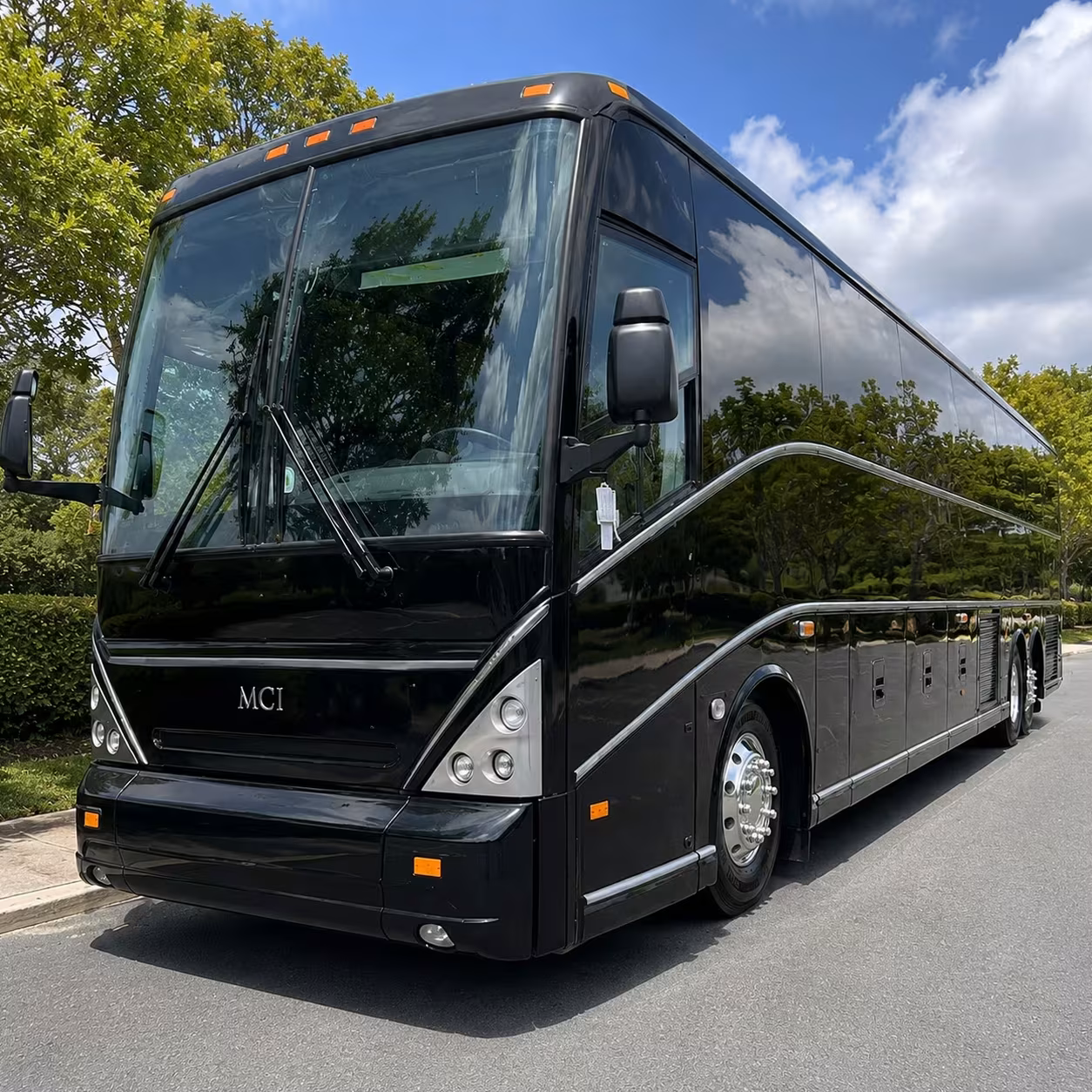 employee shuttle buses for tracy warehouses and distribution centers