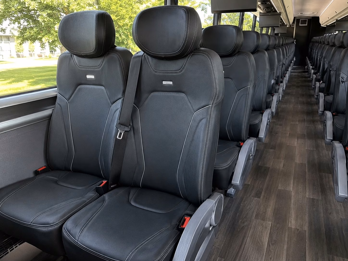minibus rentals in tracy for youth sports team travel