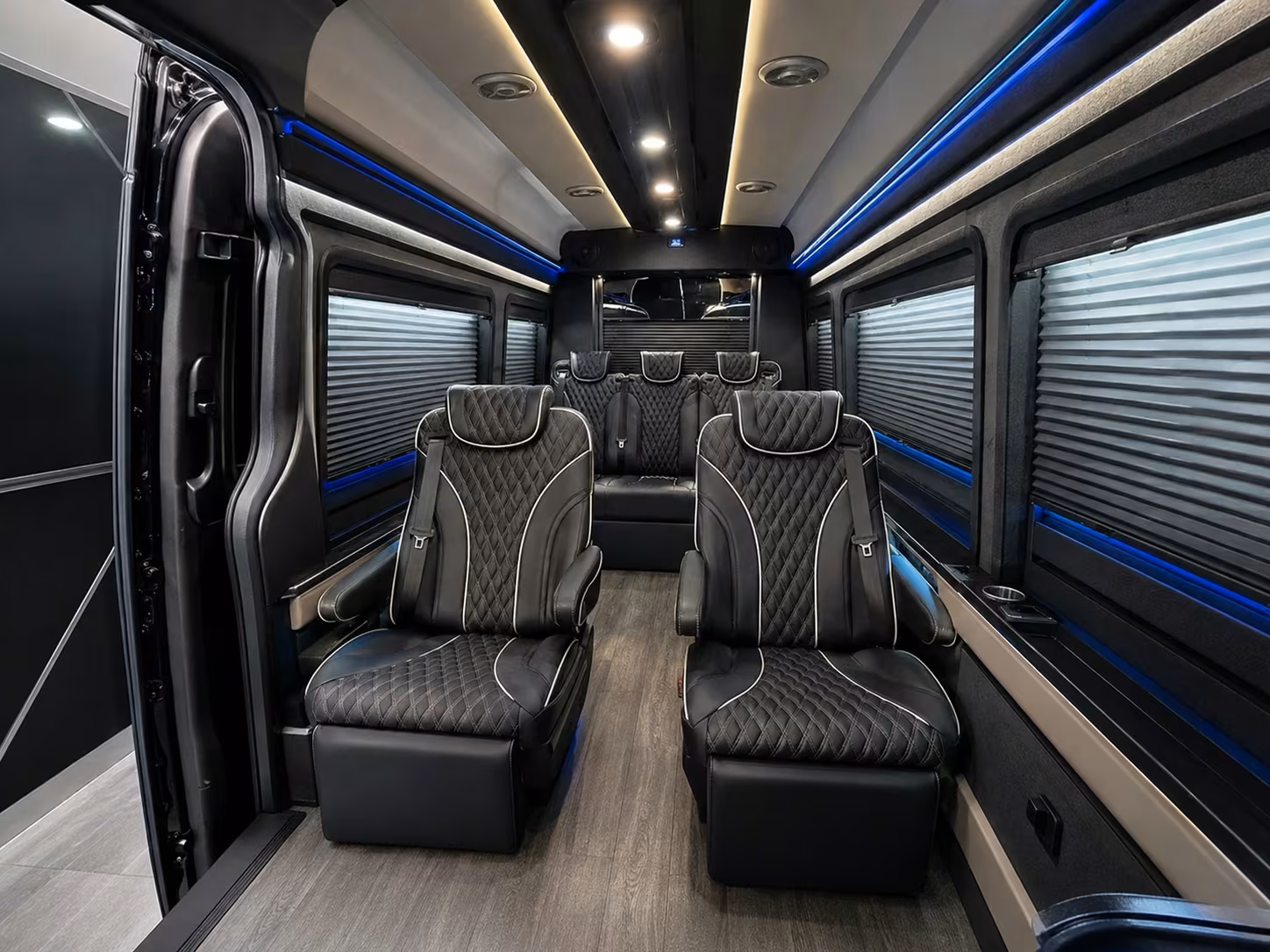 round trip airport bus rentals from tracy